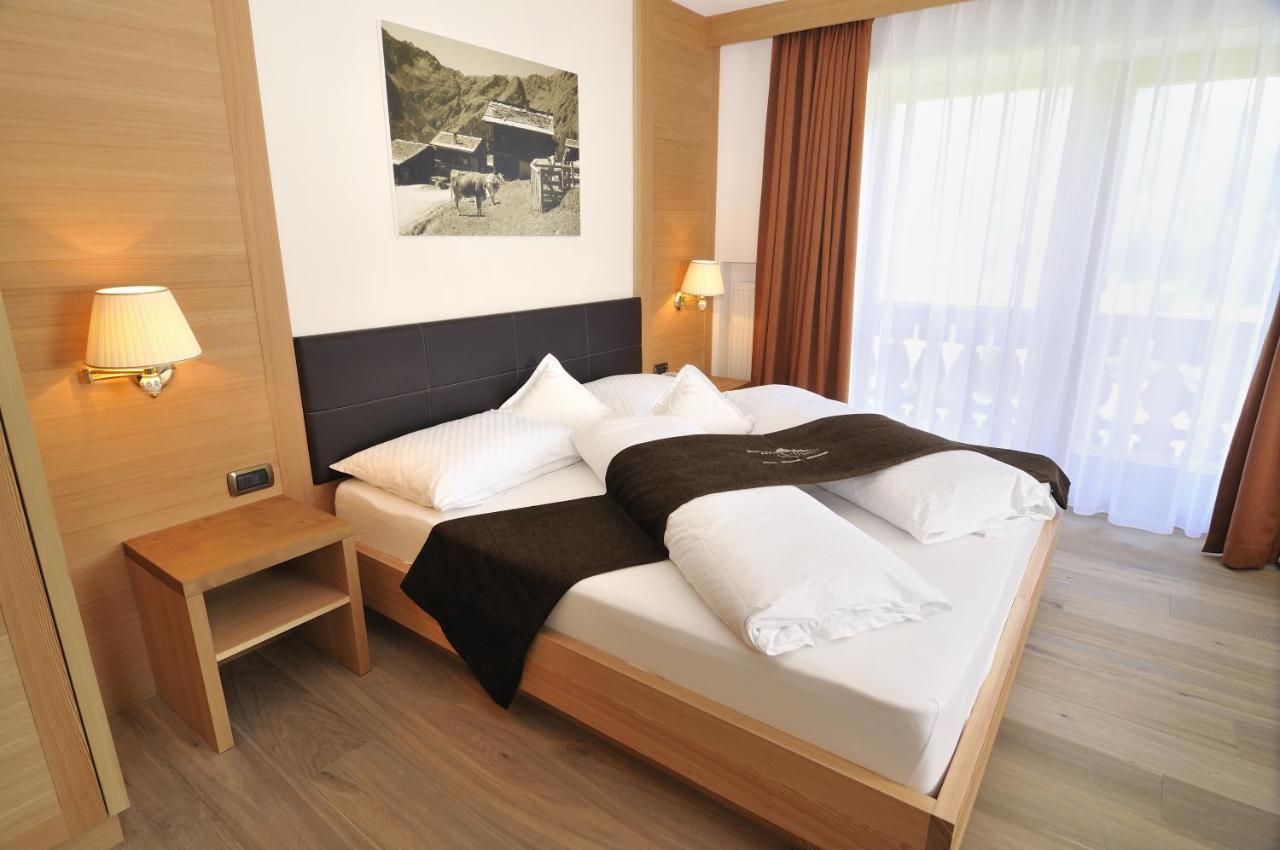 סלבה די ואל גרדנה Hotel Chalet Dlaces חדר תמונה