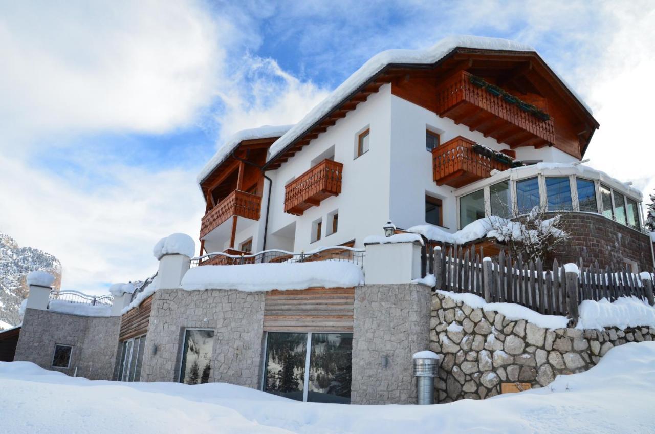 סלבה די ואל גרדנה Hotel Chalet Dlaces מראה חיצוני תמונה