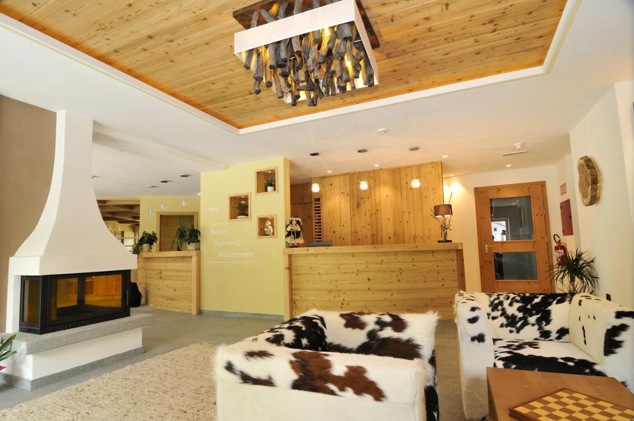סלבה די ואל גרדנה Hotel Chalet Dlaces מראה חיצוני תמונה