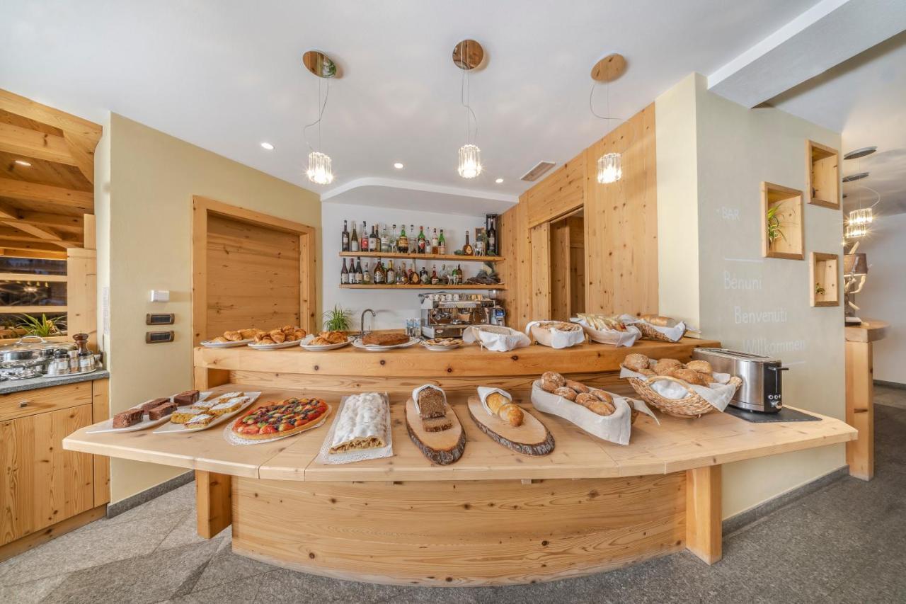 סלבה די ואל גרדנה Hotel Chalet Dlaces מראה חיצוני תמונה