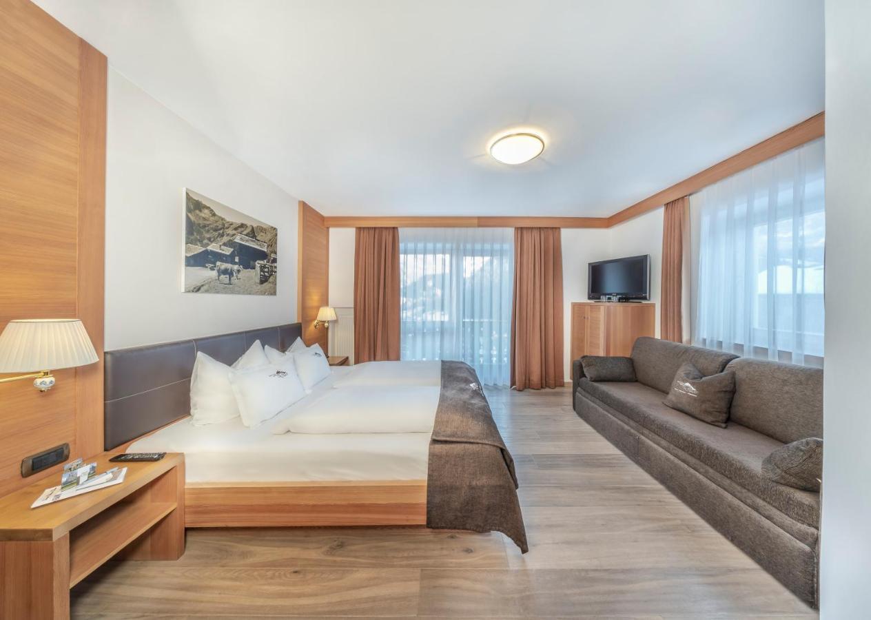 סלבה די ואל גרדנה Hotel Chalet Dlaces מראה חיצוני תמונה