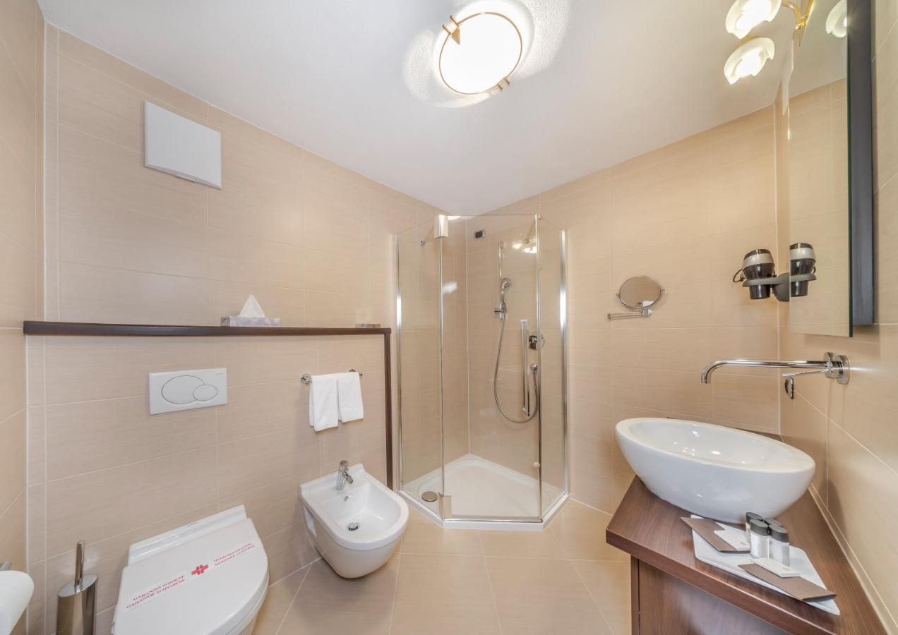סלבה די ואל גרדנה Hotel Chalet Dlaces מראה חיצוני תמונה