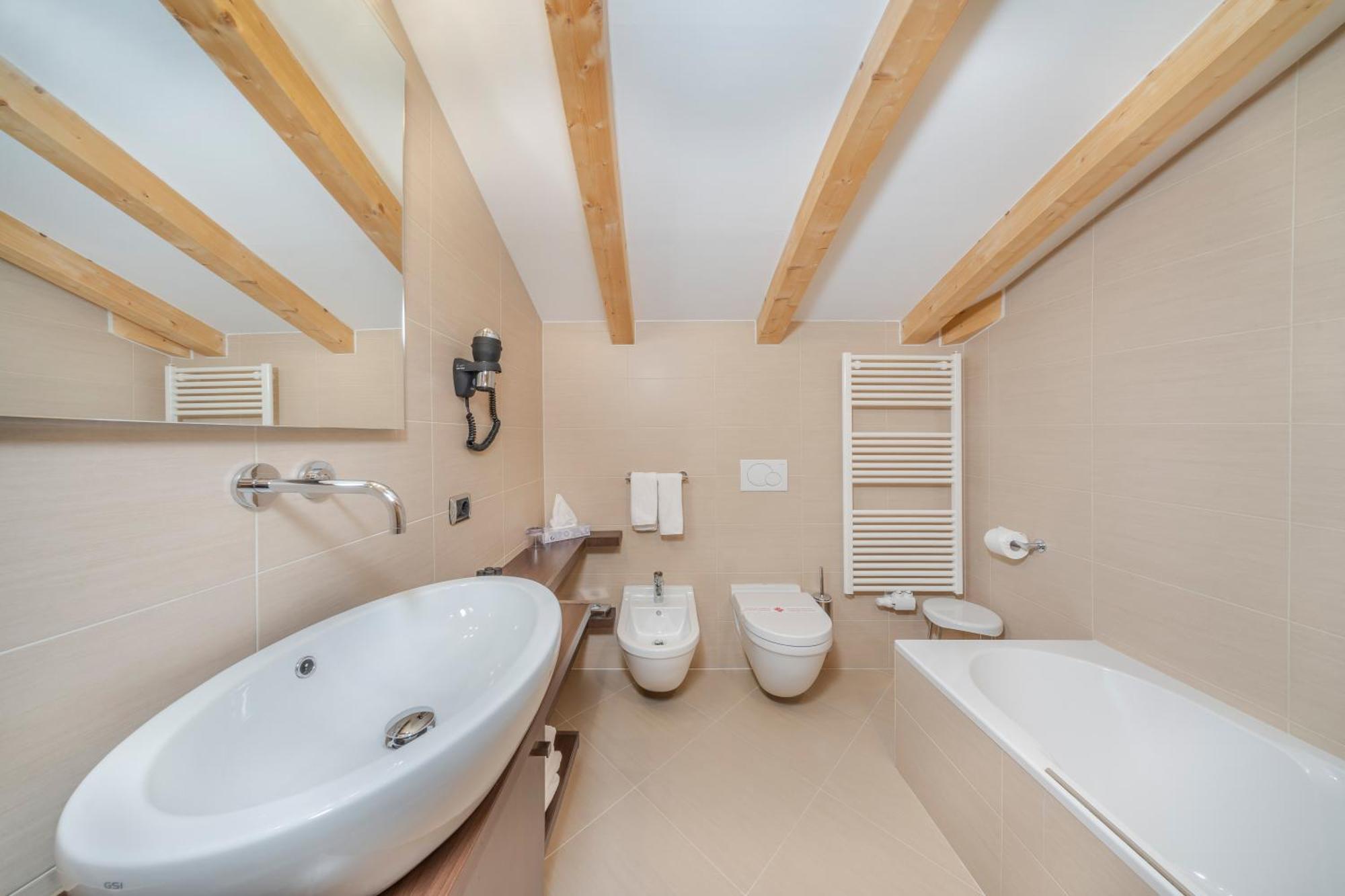 סלבה די ואל גרדנה Hotel Chalet Dlaces מראה חיצוני תמונה