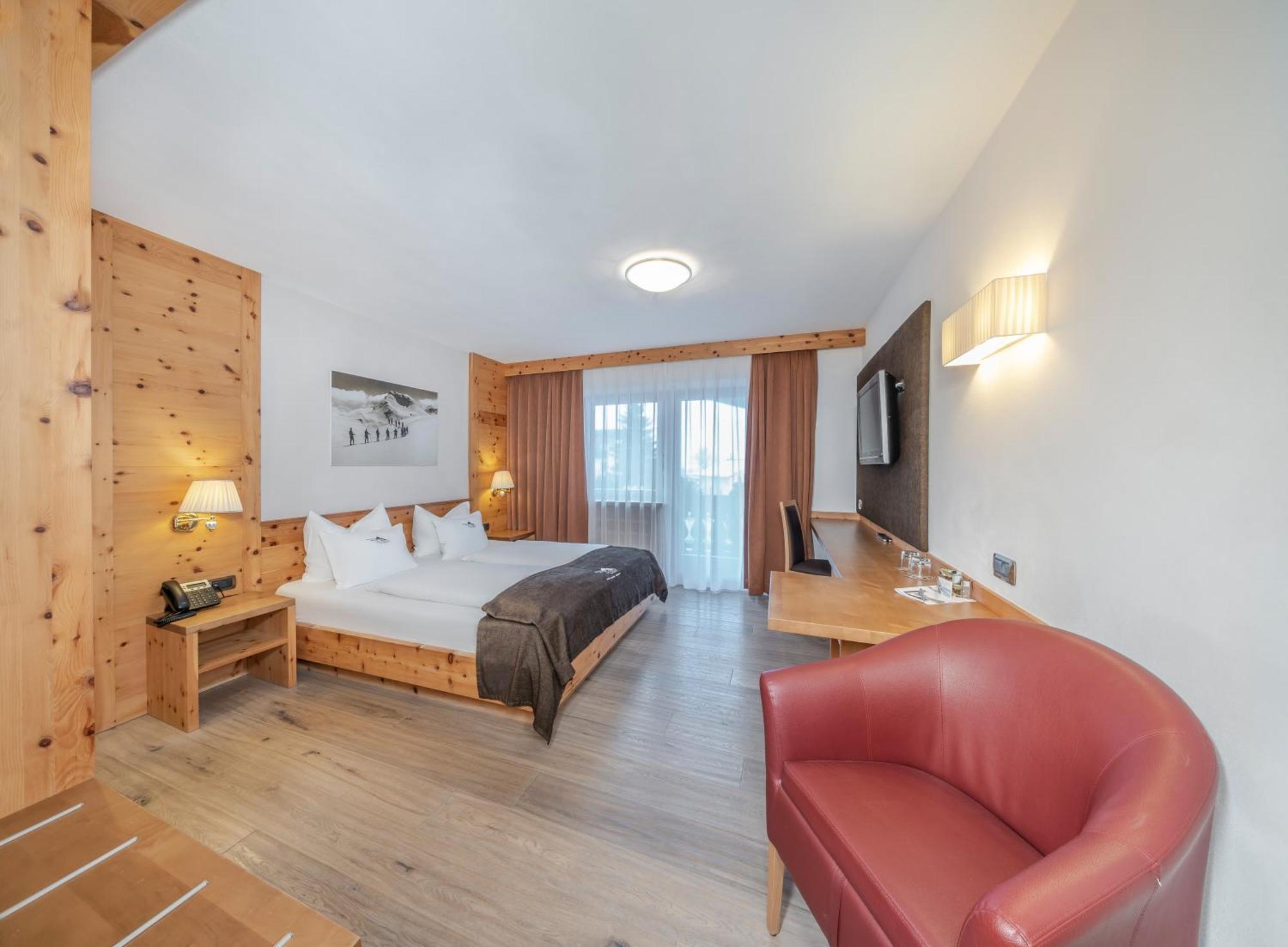 סלבה די ואל גרדנה Hotel Chalet Dlaces מראה חיצוני תמונה