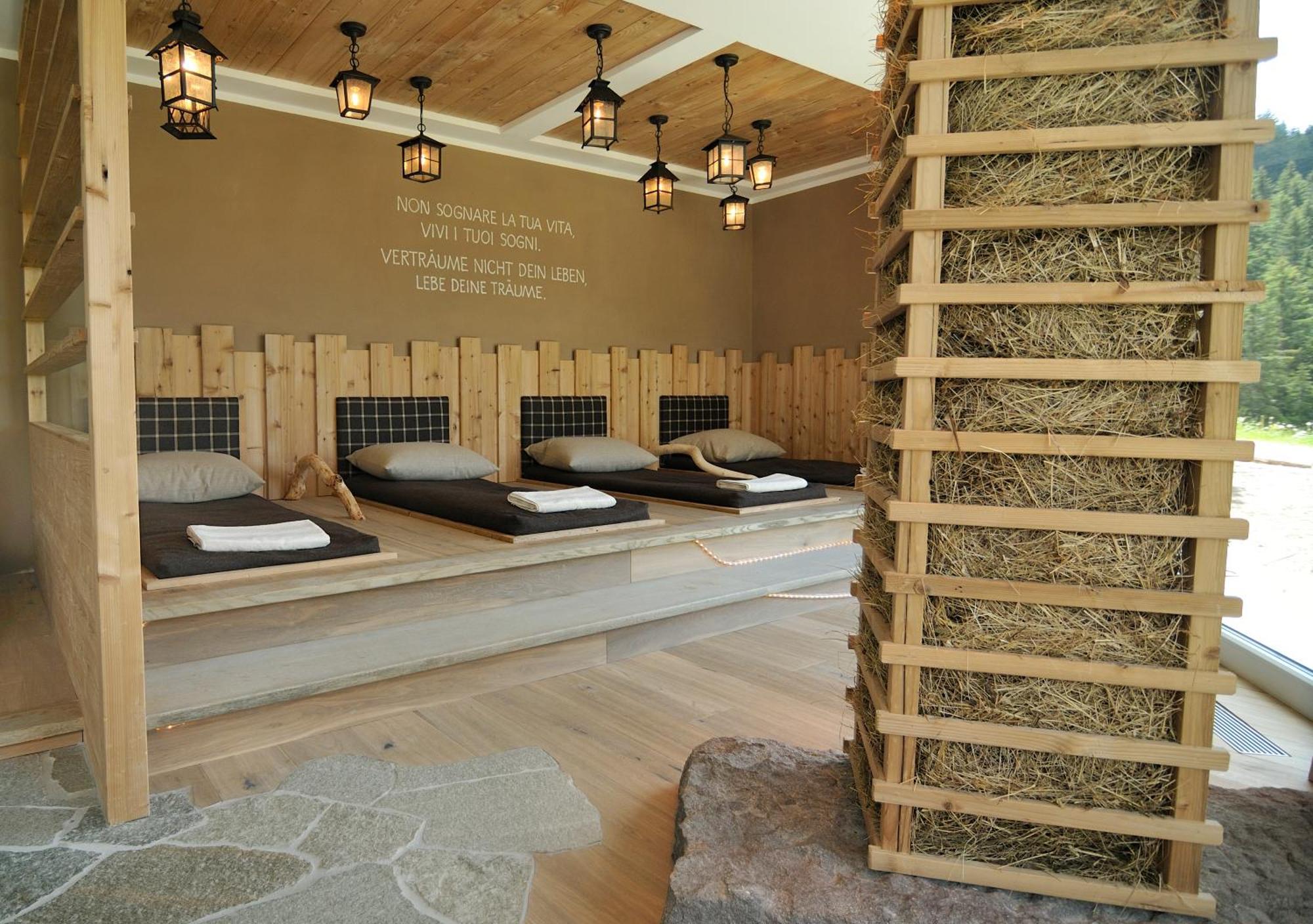 סלבה די ואל גרדנה Hotel Chalet Dlaces מראה חיצוני תמונה
